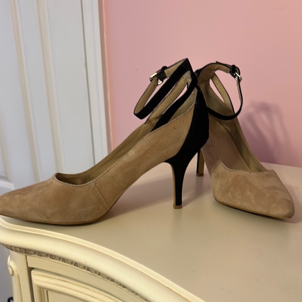 BCBG Tan and Black Pointed-Toe Heels